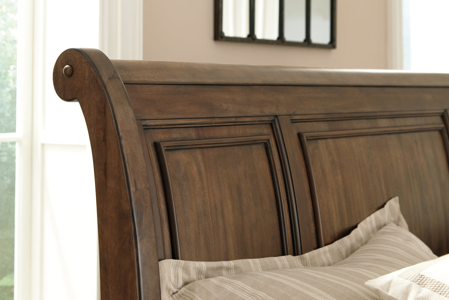 Flynnter Sleigh Bed With 2 Storage Drawers With Mirrored Dresser And 2 Nightstands