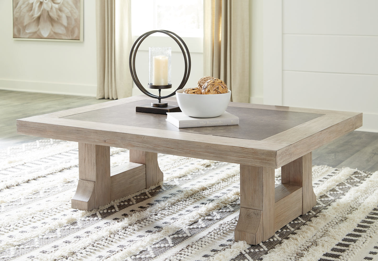 Hennington Coffee Table with 2 End Tables